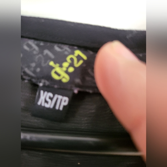 Button down shirt - Picture 2 of 6